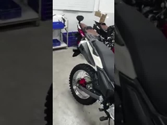 Η εμφάνιση του ποδηλάτου του δρόμου έχει τραβηχτεί γύρω, δείχνοντας την απαράμιλλη γοητεία του σχεδιασμού